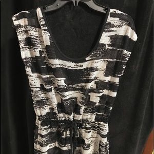 Black and white patterned dress